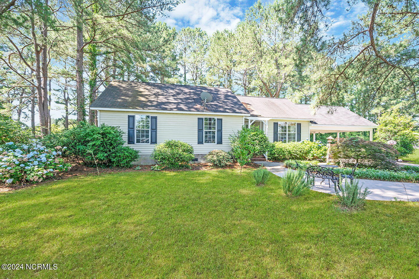 3476 Alvin Road Grimesland, NC 27837 - Photo 2 of 31 4-web-or-mls-3476 Alvin Road-00004