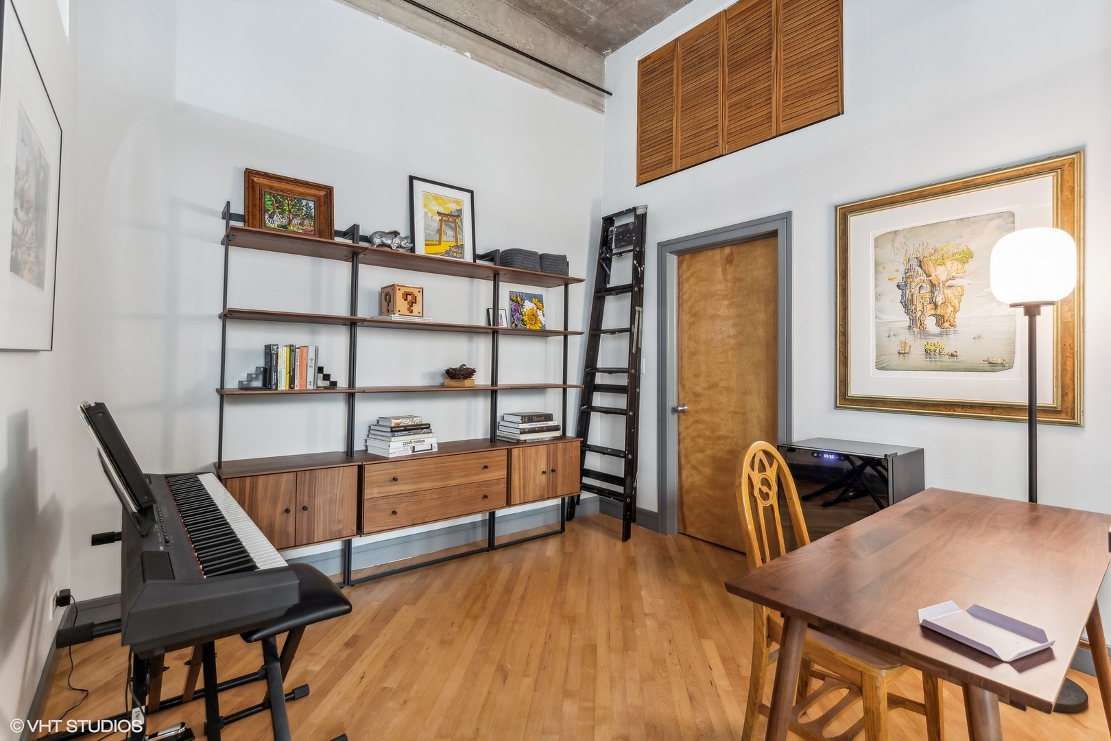 215 North Aberdeen Street, Unit 405A Chicago, IL 60607 - Photo 8 of 20 a view of a livingroom with furniture and furniture