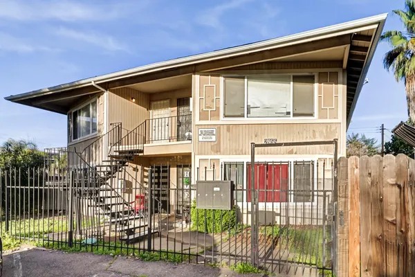 $892,000 | 2955 Portsmouth Drive, Rancho Cordova, CA 95670