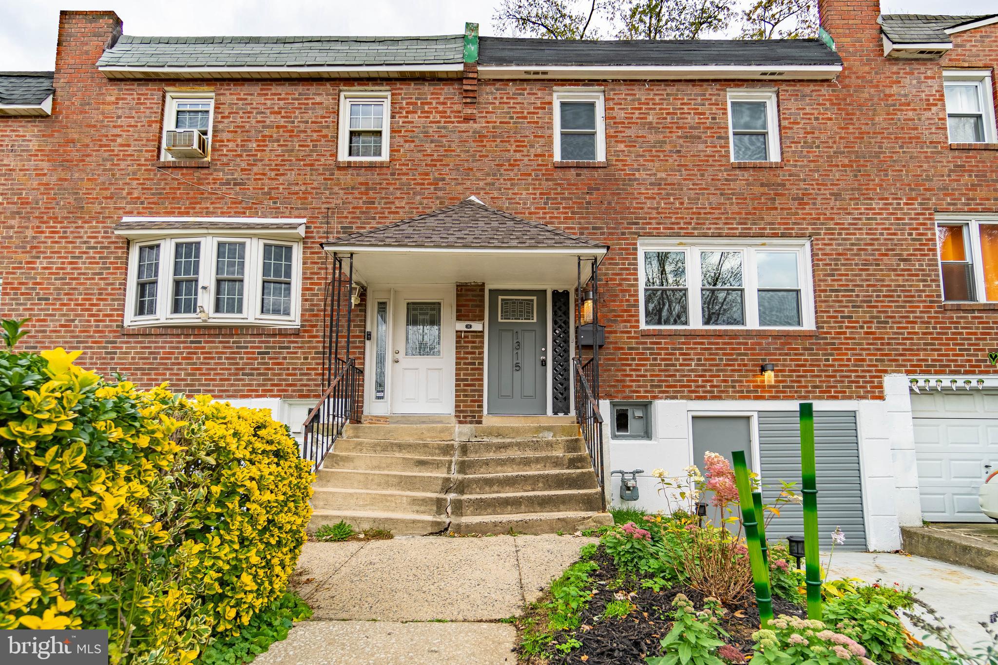 1315 Powell Road Brookhaven, PA 19015 - Photo 2 of 30