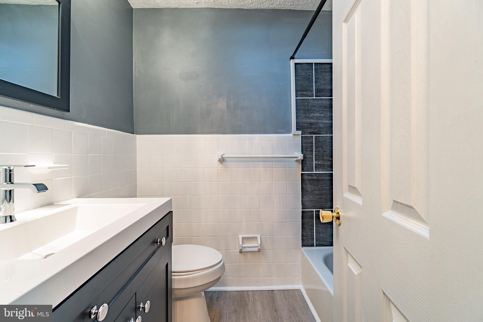 1315 Powell Road Brookhaven, PA 19015 - Photo 22 of 30 Full Bath - upper level