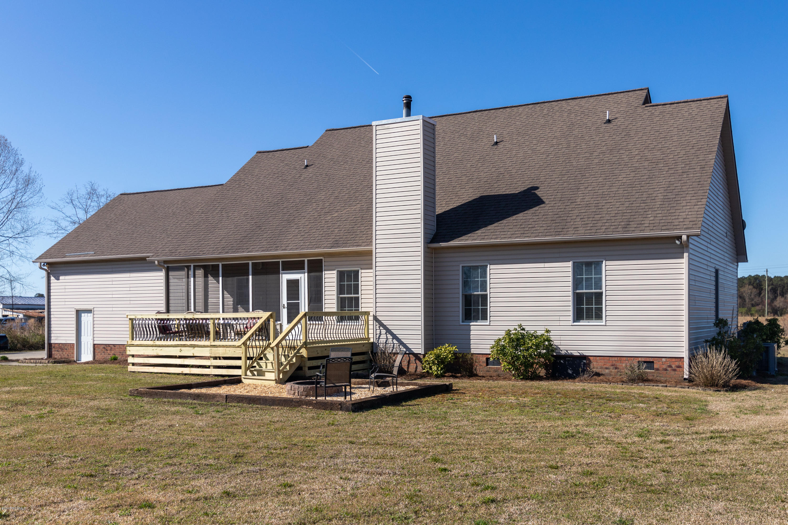 4768 Toddy Road Farmville, NC 27828 - Photo 9 of 68 Private deck and screened porch.