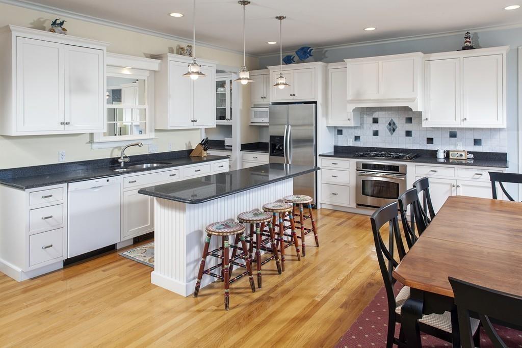 131 Edgewater Road Hull, MA 02045 - Photo 10 of 37