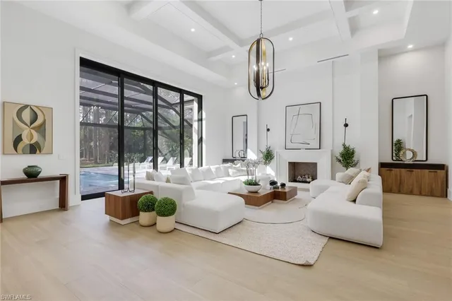 $3,750,000 | 5174 Sycamore Drive, Naples, FL 34119