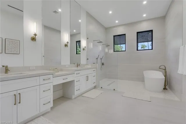 $3,750,000 | 5174 Sycamore Drive, Naples, FL 34119