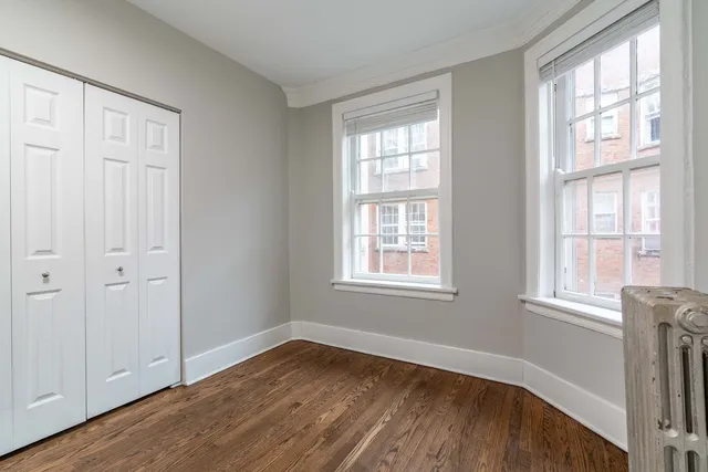 $1,800 | 7422 North Damen Avenue, Unit 2G, Chicago, IL 60645