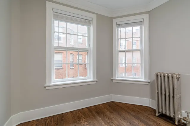 $1,800 | 7422 North Damen Avenue, Unit 2G, Chicago, IL 60645