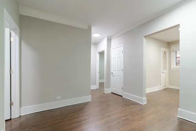 $1,800 | 7422 North Damen Avenue, Unit 2G, Chicago, IL 60645