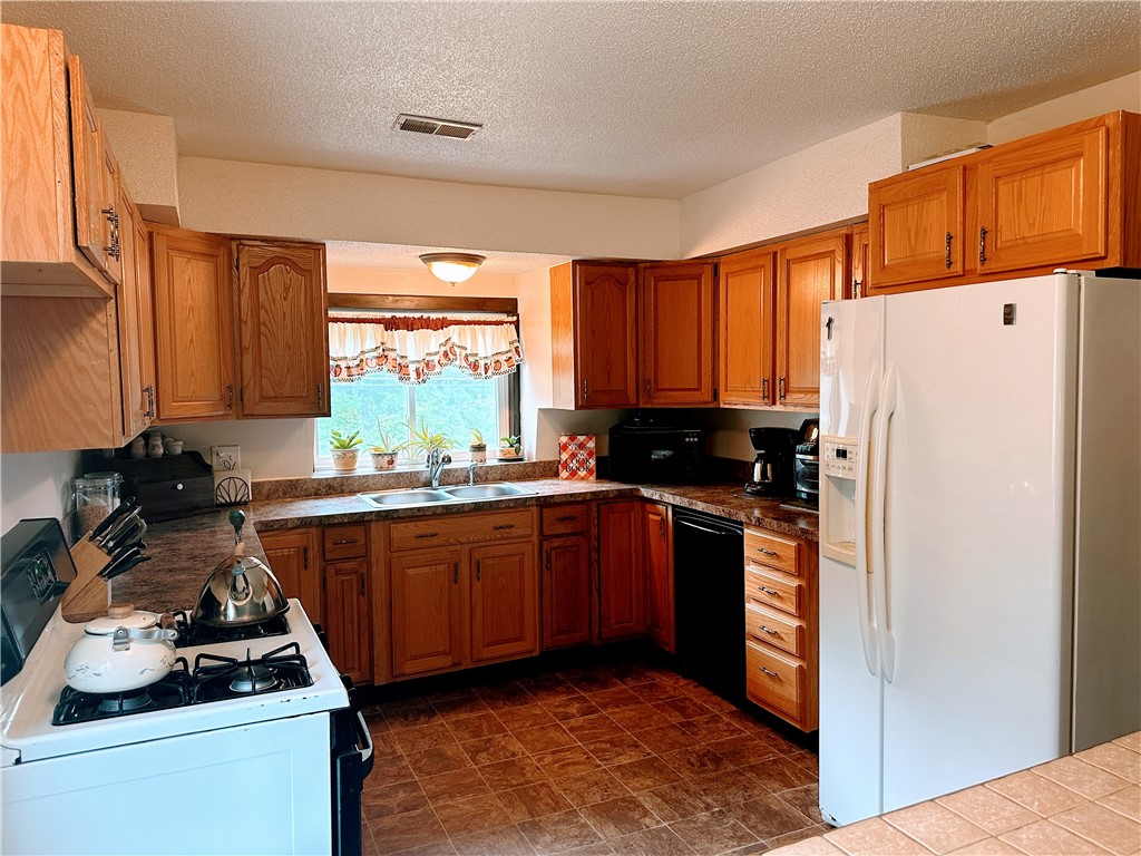 112 Huffer Road Parma, NY 14468 - Photo 12 of 29