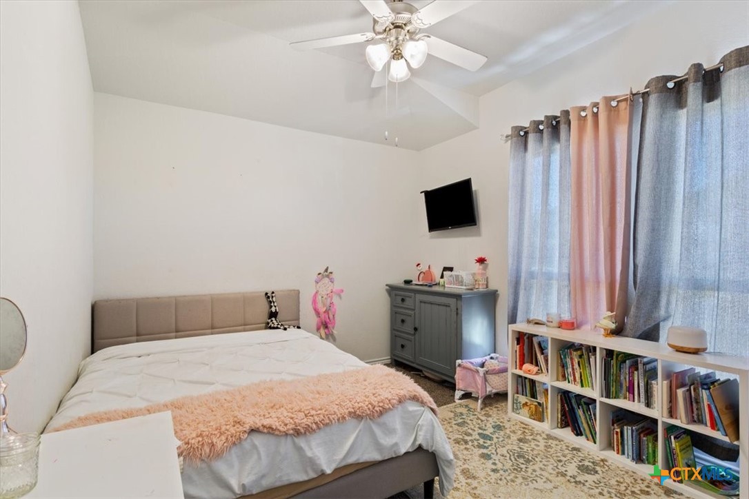 5945 Galveston Road Belton, TX 76513 - Photo 18 of 29 Front bedroom or office