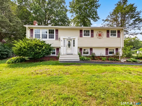 $374,900 | 14 Brookside Lane, Groton, CT 06340