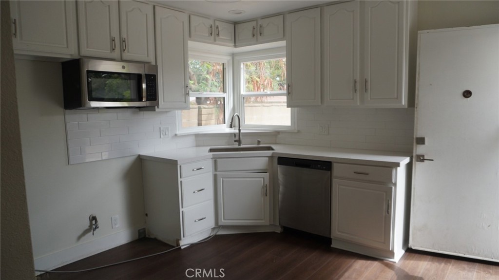 2881 North Davidson Avenue San Bernardino, CA 92405 - Photo 9 of 14 Kitchen