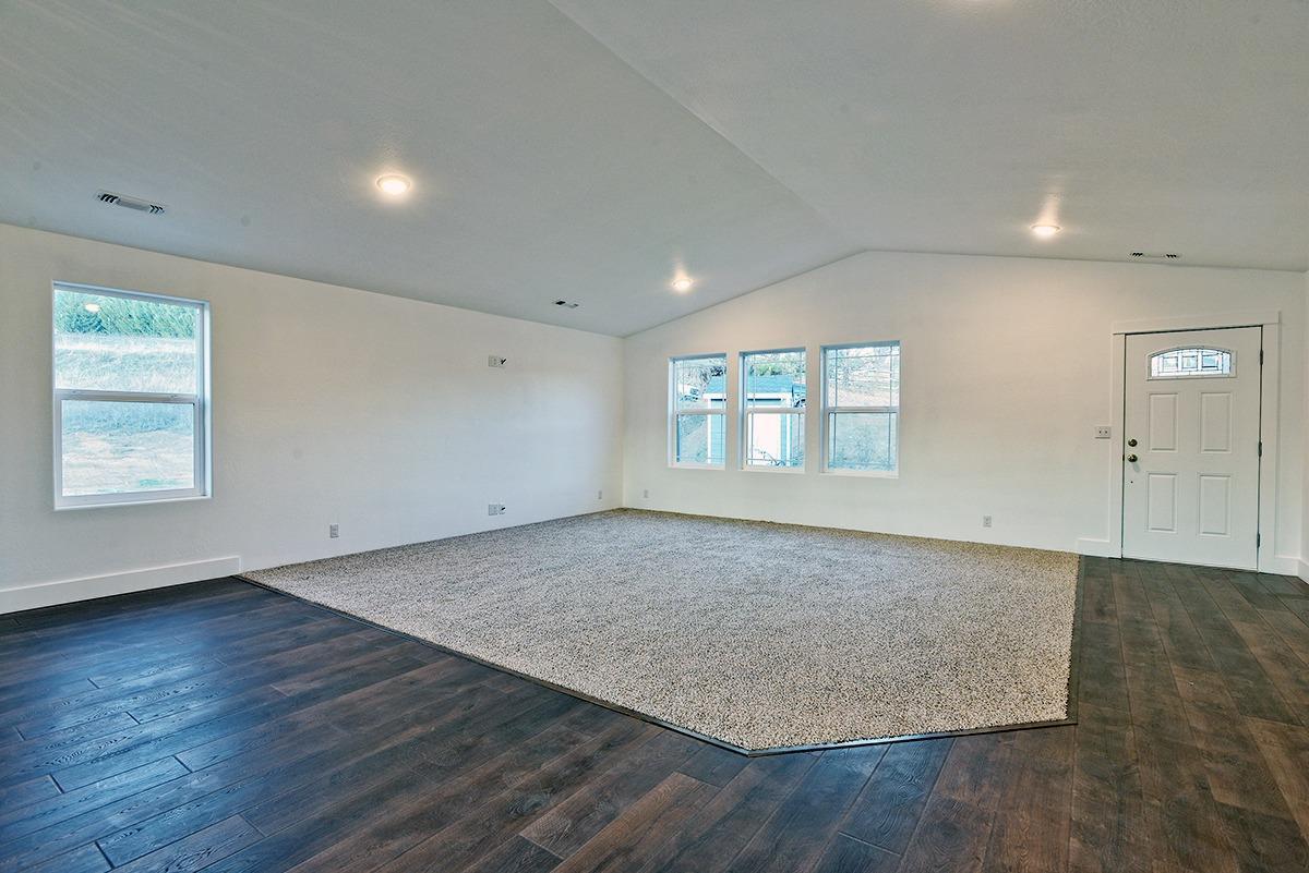 10014 Blackwell Road Central Point, OR 97502 - Photo 13 of 22 Additional Photo
