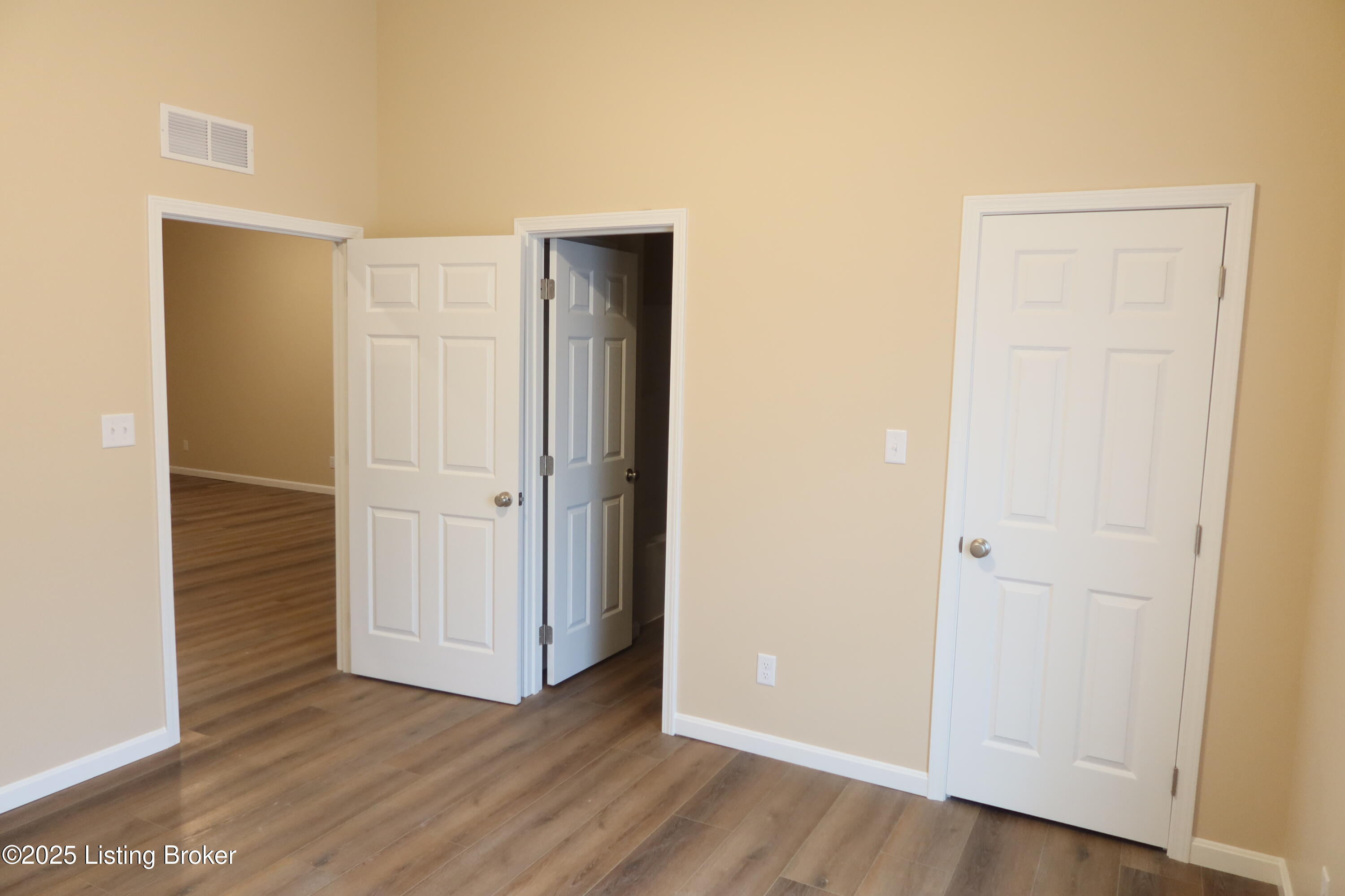 110 Peonia Road Clarkson, KY 42726 - Photo 32 of 42 2025-05-01 01.52.06