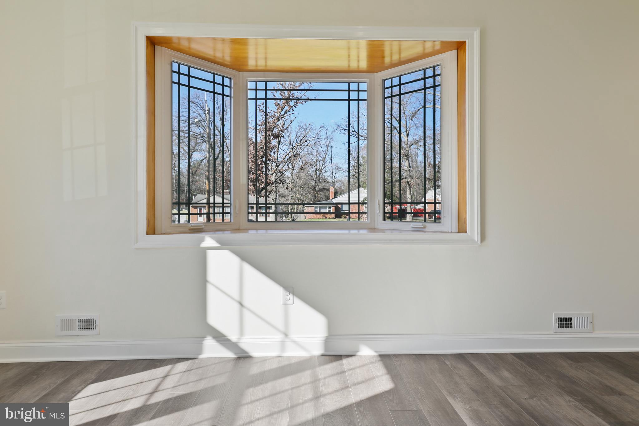4119 Buckingham Road Baltimore, MD 21207 - Photo 9 of 36 Bay Window