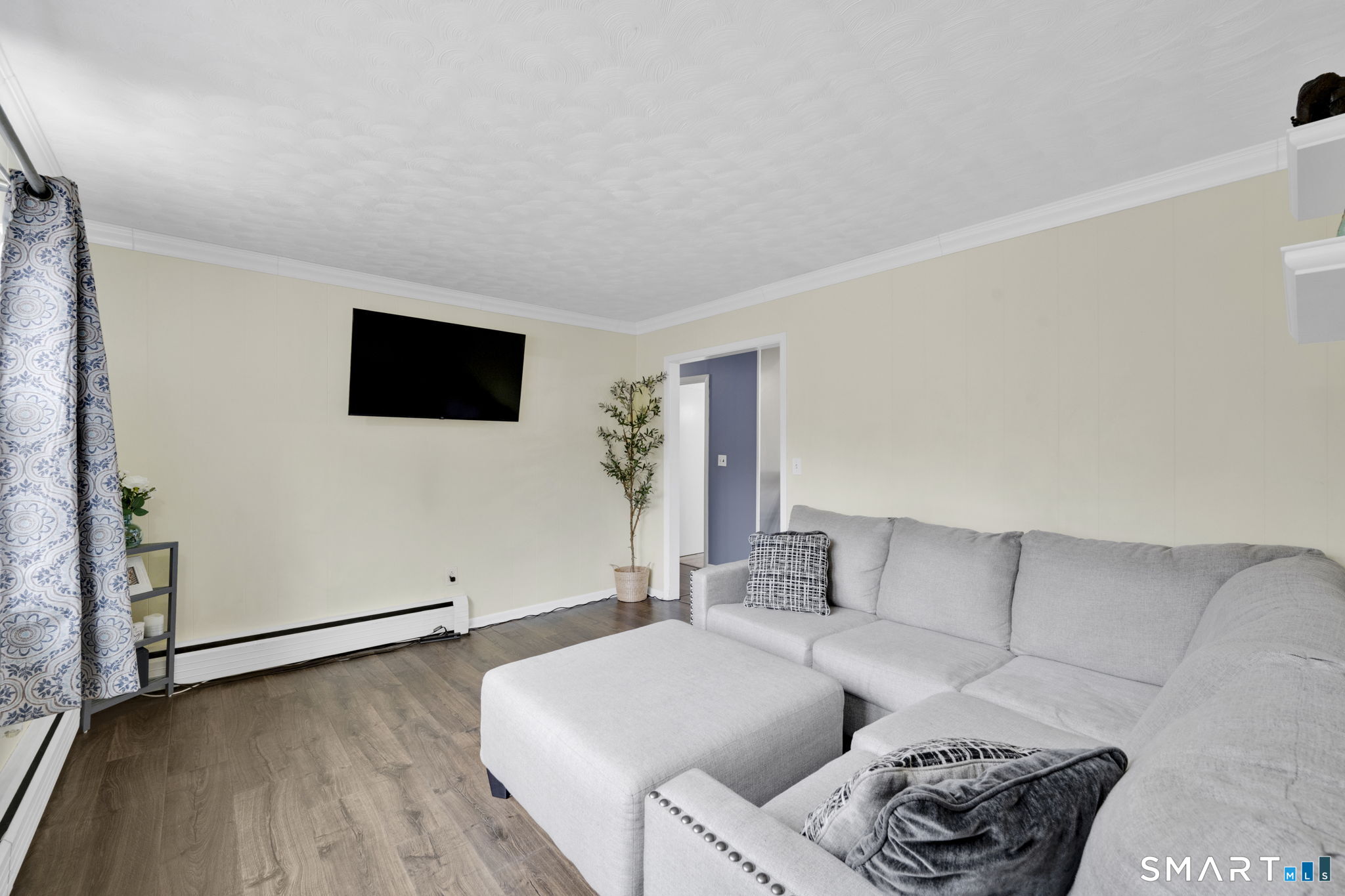 298 Broad Brook Road Enfield, CT 06082 - Photo 5 of 18