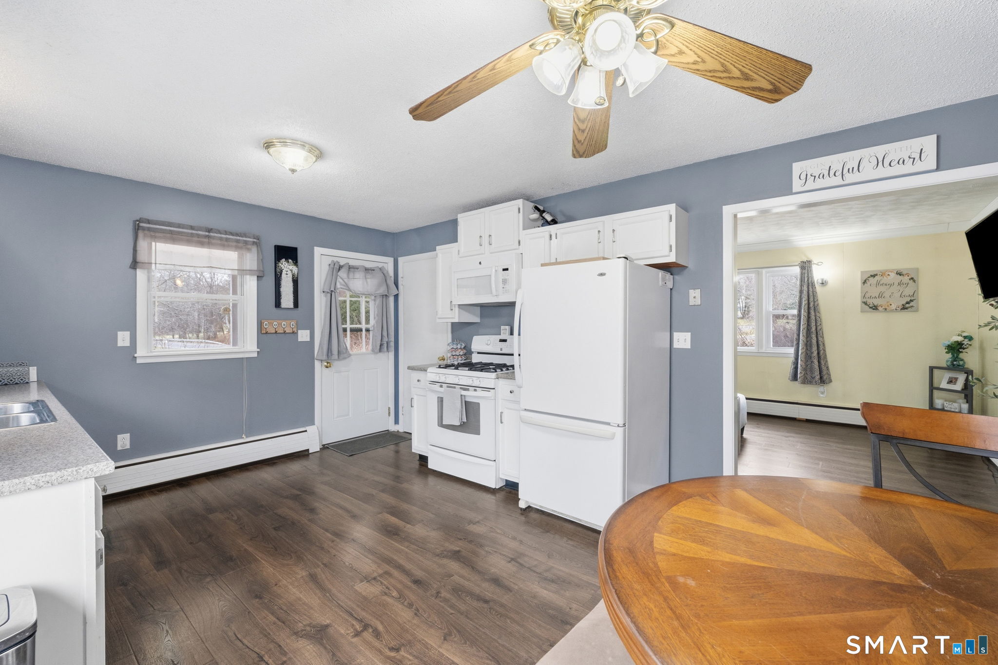 298 Broad Brook Road Enfield, CT 06082 - Photo 10 of 18