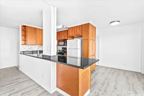 $575,000 | 2085 Ala Wai Boulevard, Unit B113, Honolulu, HI 96815