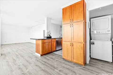 $575,000 | 2085 Ala Wai Boulevard, Unit B113, Honolulu, HI 96815