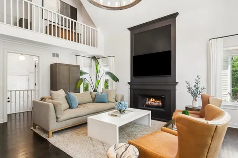 $995,000 | 716 South Highland Avenue, Barrington, IL 60010