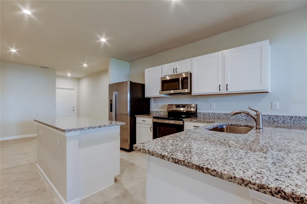 12295 Grizzly Lane New Port Richey, FL 34654 - Photo 4 of 23