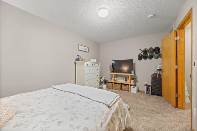 $280,000 | 942 Crossing Way, Delano, MN 55328