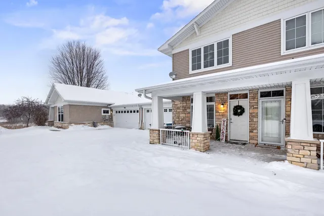 $280,000 | 942 Crossing Way, Delano, MN 55328