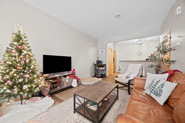 $280,000 | 942 Crossing Way, Delano, MN 55328