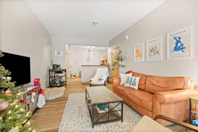 $280,000 | 942 Crossing Way, Delano, MN 55328