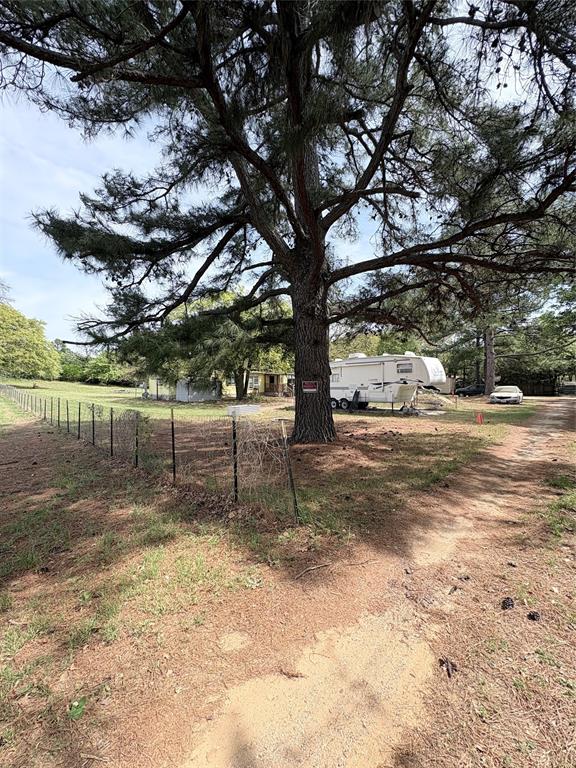 6295 Rendon New Hope Road Fort Worth, TX 76140 - Photo 4 of 38 View of yard