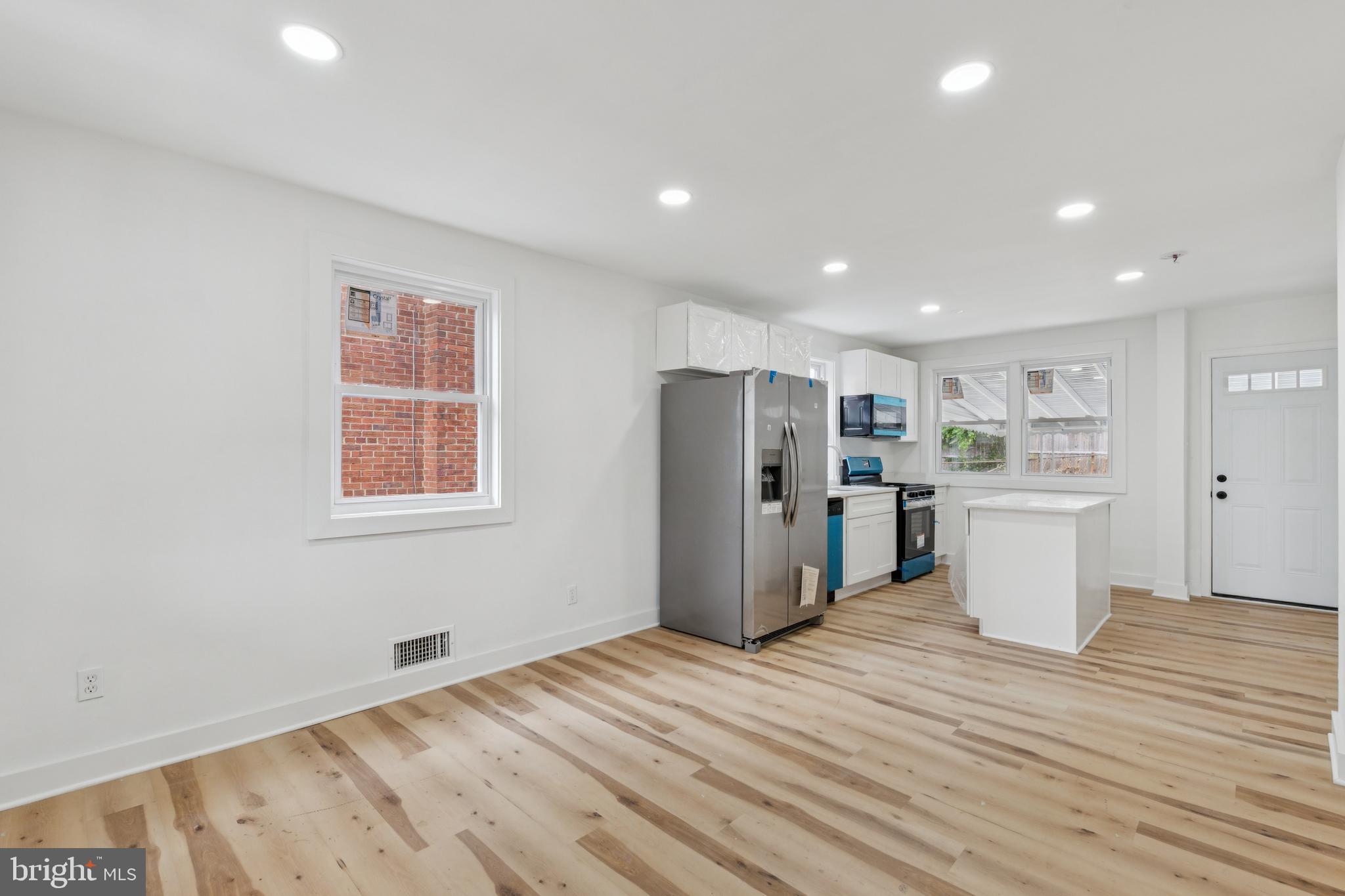 24 55th Street Northeast Washington, DC 20019 - Photo 4 of 23 Open Concept floor