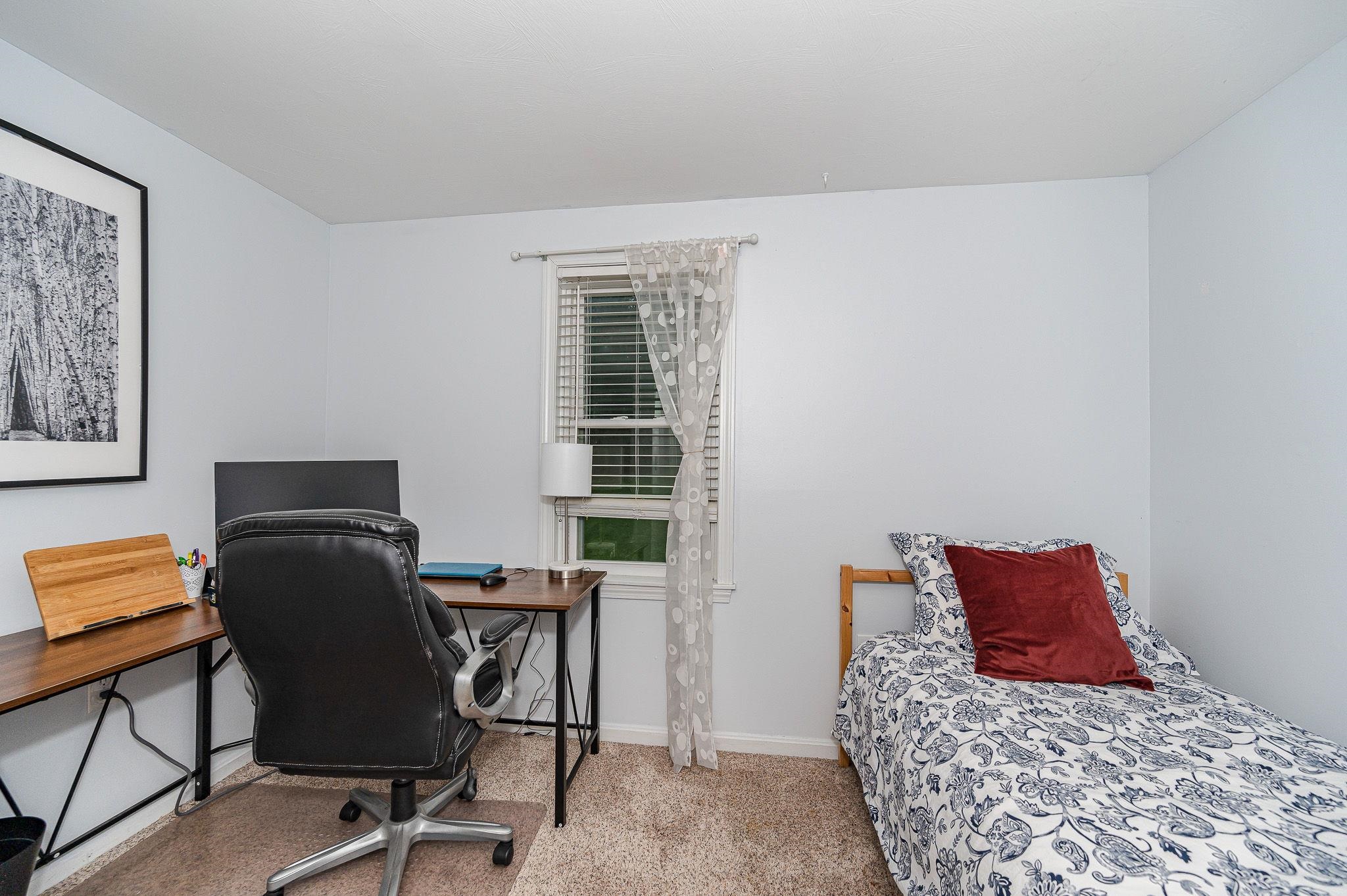 130 Musquash Road Hudson, NH 03051 - Photo 23 of 40