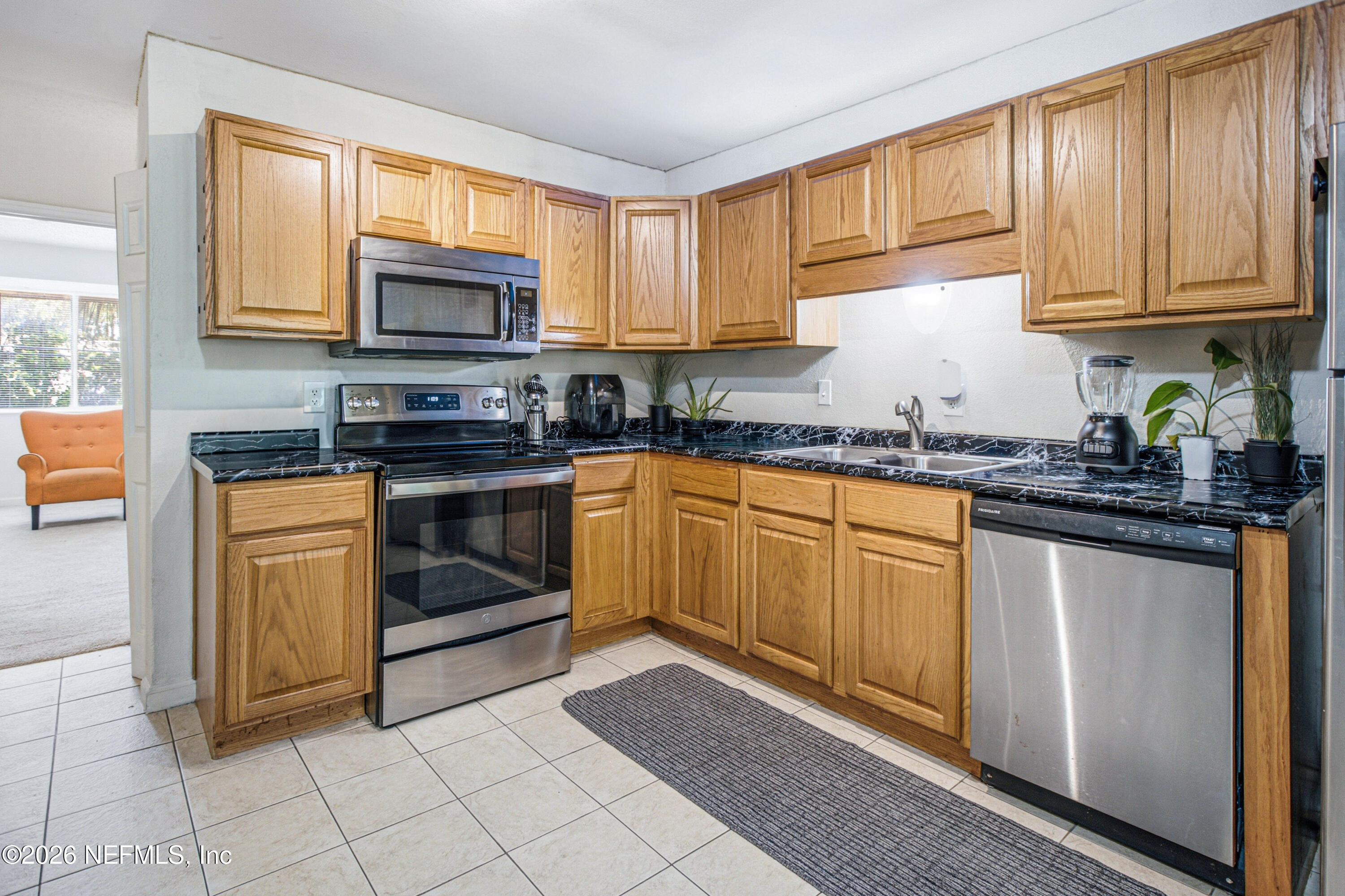 8880 Old Kings Road South, Unit 4 Jacksonville, FL 32257 - Photo 2 of 20 Kitchen