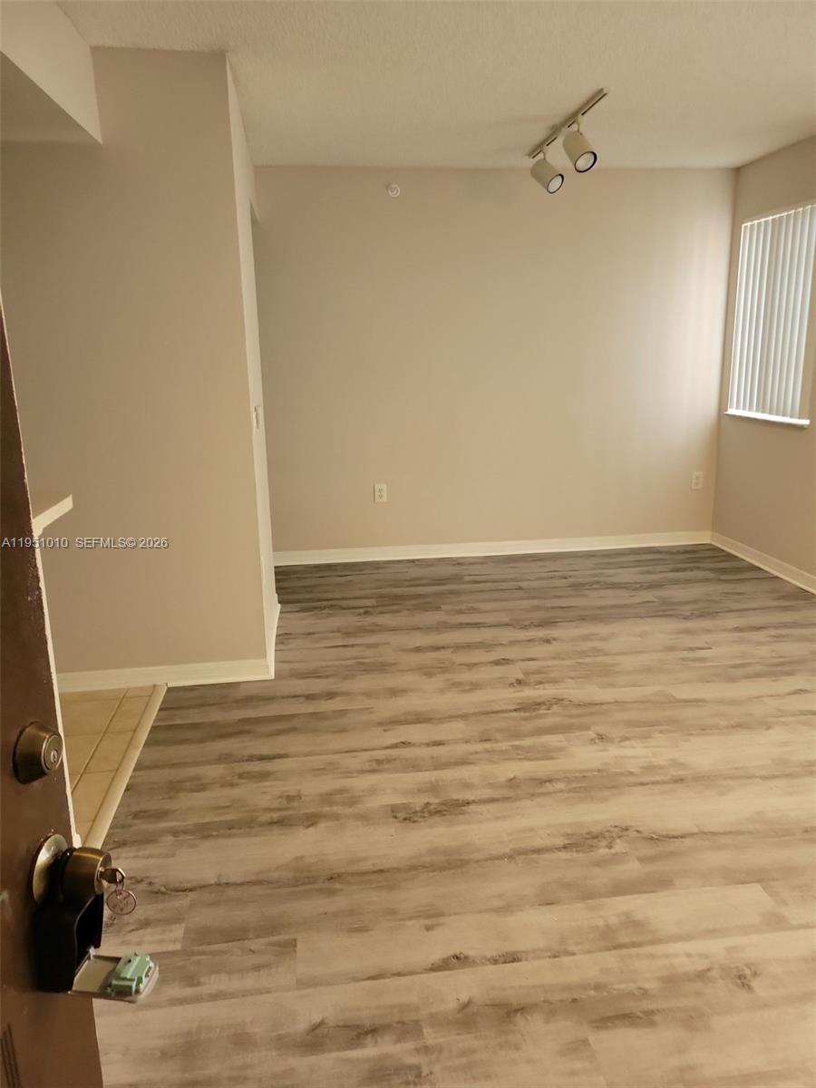 4195 Haverhill Road, Unit 315 West Palm Beach, FL 33417 - Photo 4 of 9