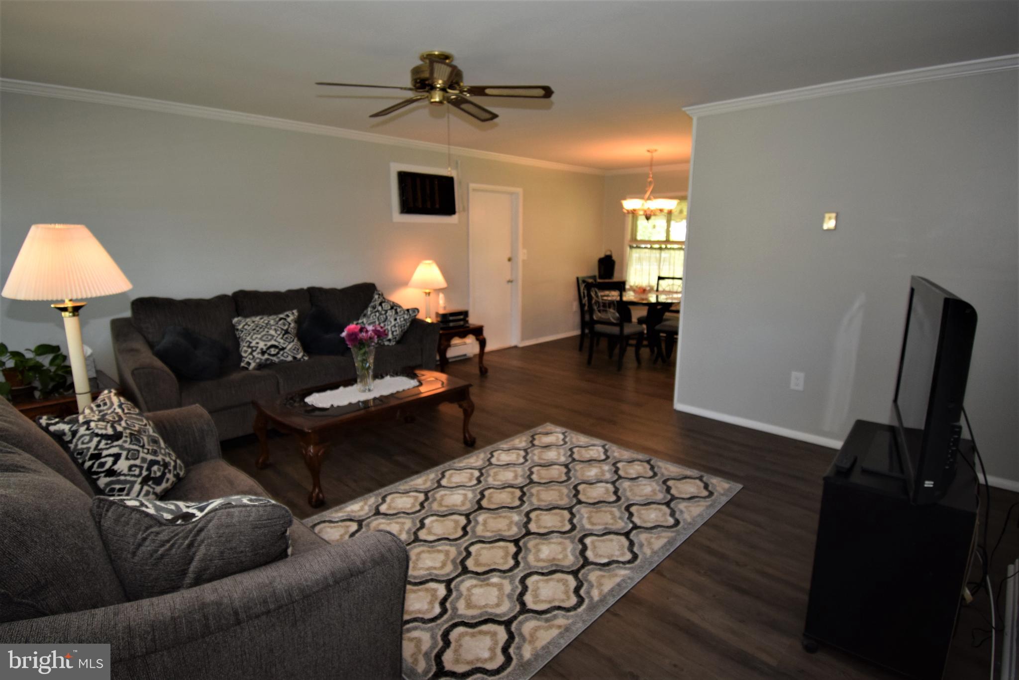 20 MacIntosh Road Levittown, PA 19056 - Photo 7 of 31 Living Room