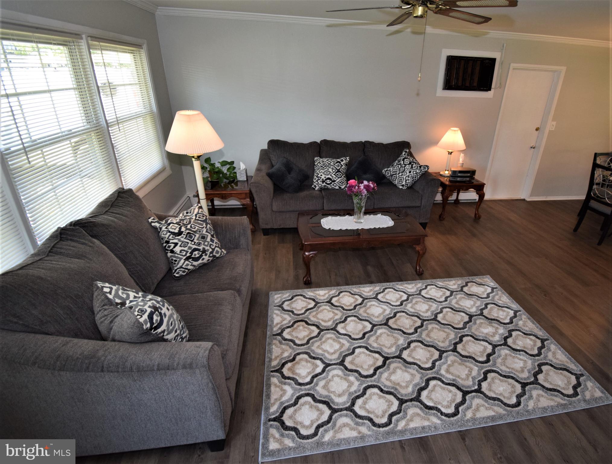 20 MacIntosh Road Levittown, PA 19056 - Photo 8 of 31 Living Room