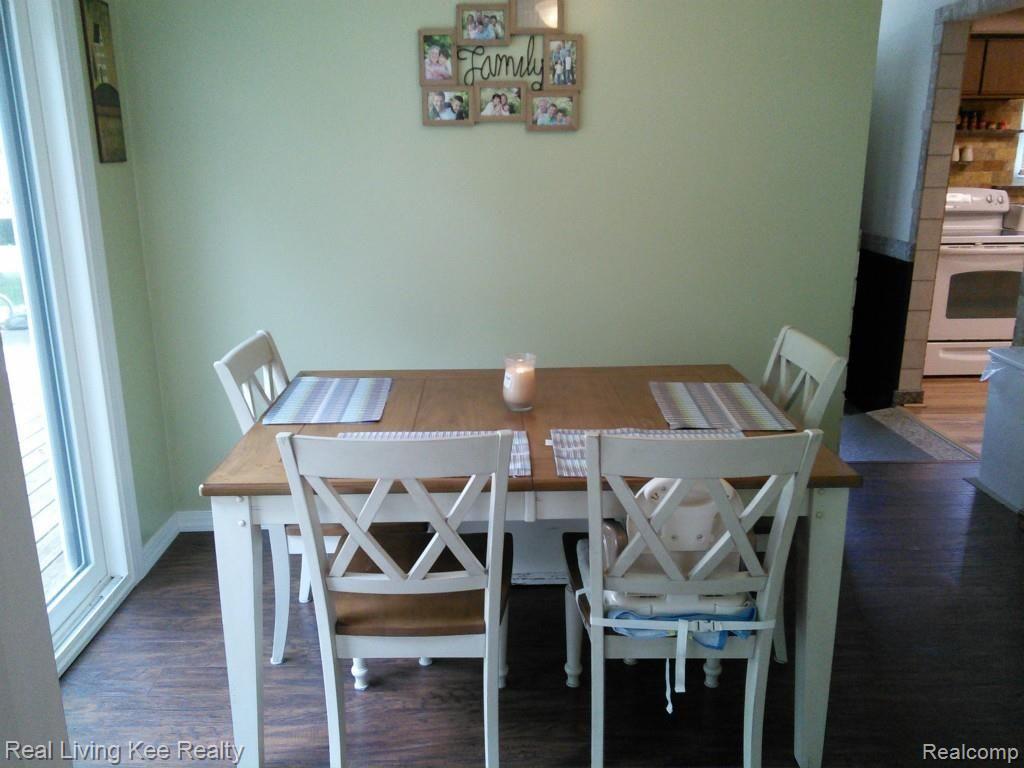 2985 Culbertson Avenue Rochester, MI 48307 - Photo 8 of 23 IMG_20140626_182512.jpg