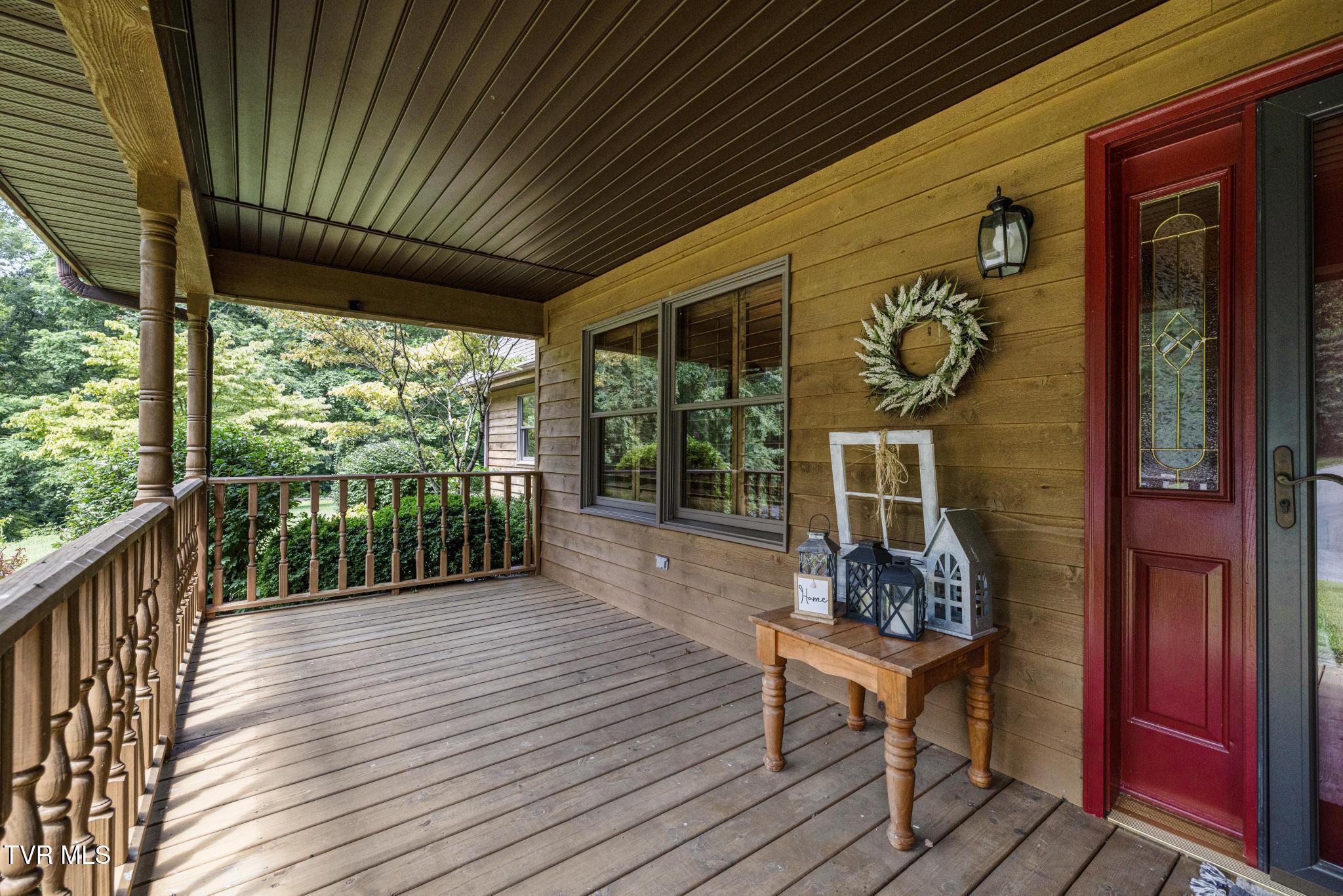 2019 Ridge View Drive Big Stone Gap, VA 24219 - Photo 6 of 85 IMG_6991