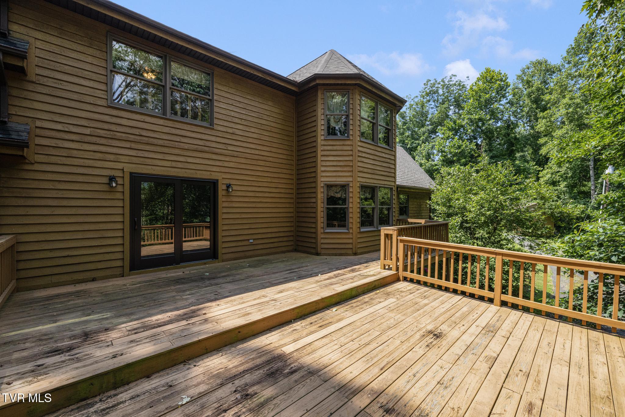 2019 Ridge View Drive Big Stone Gap, VA 24219 - Photo 72 of 85 IMG_7003