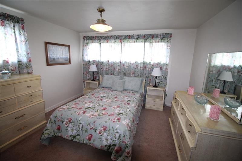 331 Livingston Road West Mifflin, PA 15122 - Photo 10 of 20 Master bedroom.