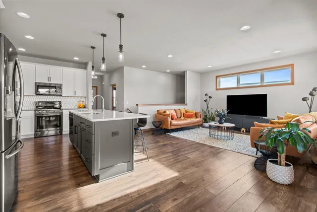 $485,000 | 4647 North Cherryvale Avenue, Appleton, WI 54913