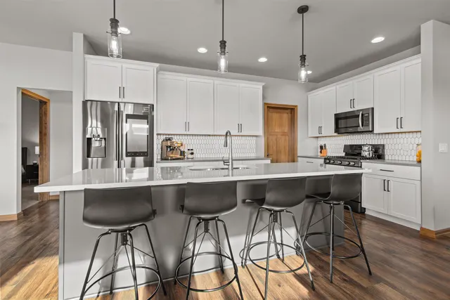 $485,000 | 4647 North Cherryvale Avenue, Appleton, WI 54913