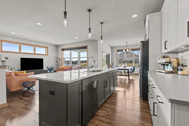 $485,000 | 4647 North Cherryvale Avenue, Appleton, WI 54913