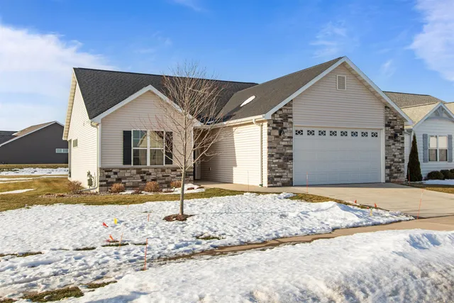 $485,000 | 4647 North Cherryvale Avenue, Appleton, WI 54913