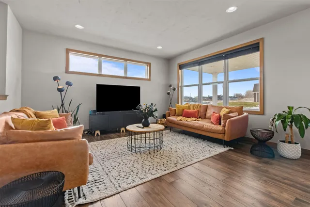 $485,000 | 4647 North Cherryvale Avenue, Appleton, WI 54913