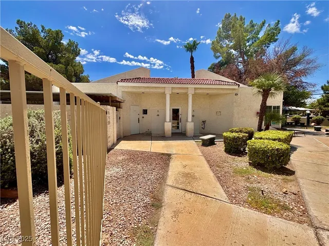 $1,400 | 2011 Cutlass Drive, Henderson, NV 89014