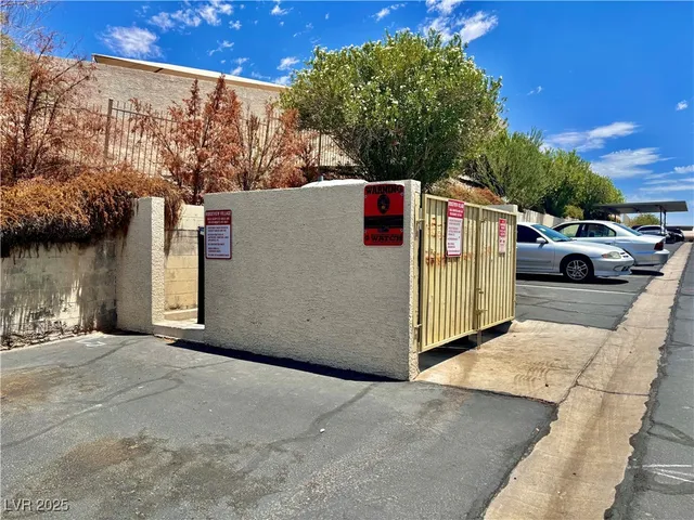 $1,400 | 2011 Cutlass Drive, Henderson, NV 89014