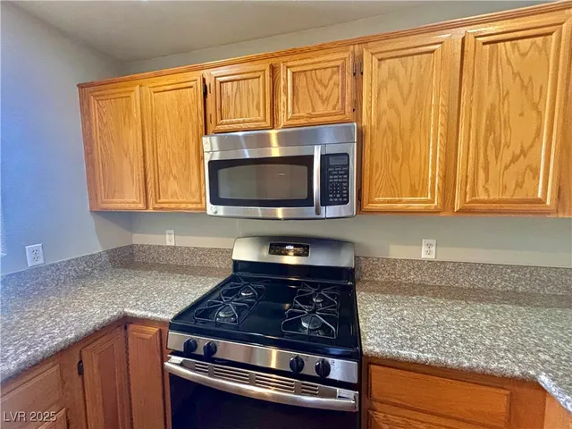 $1,400 | 2011 Cutlass Drive, Henderson, NV 89014