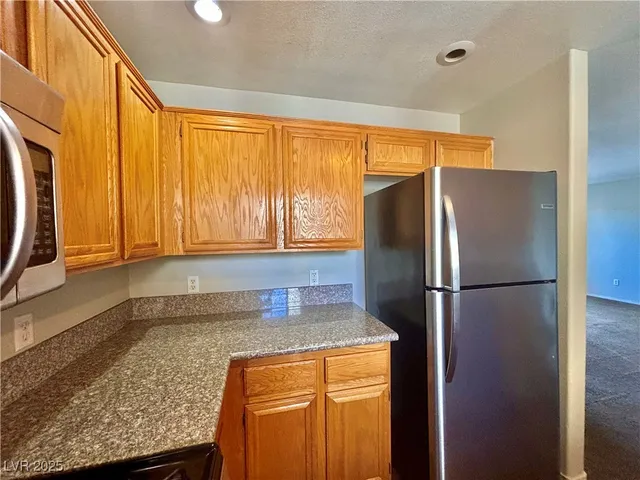 $1,400 | 2011 Cutlass Drive, Henderson, NV 89014