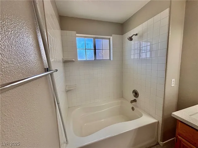 $1,400 | 2011 Cutlass Drive, Henderson, NV 89014